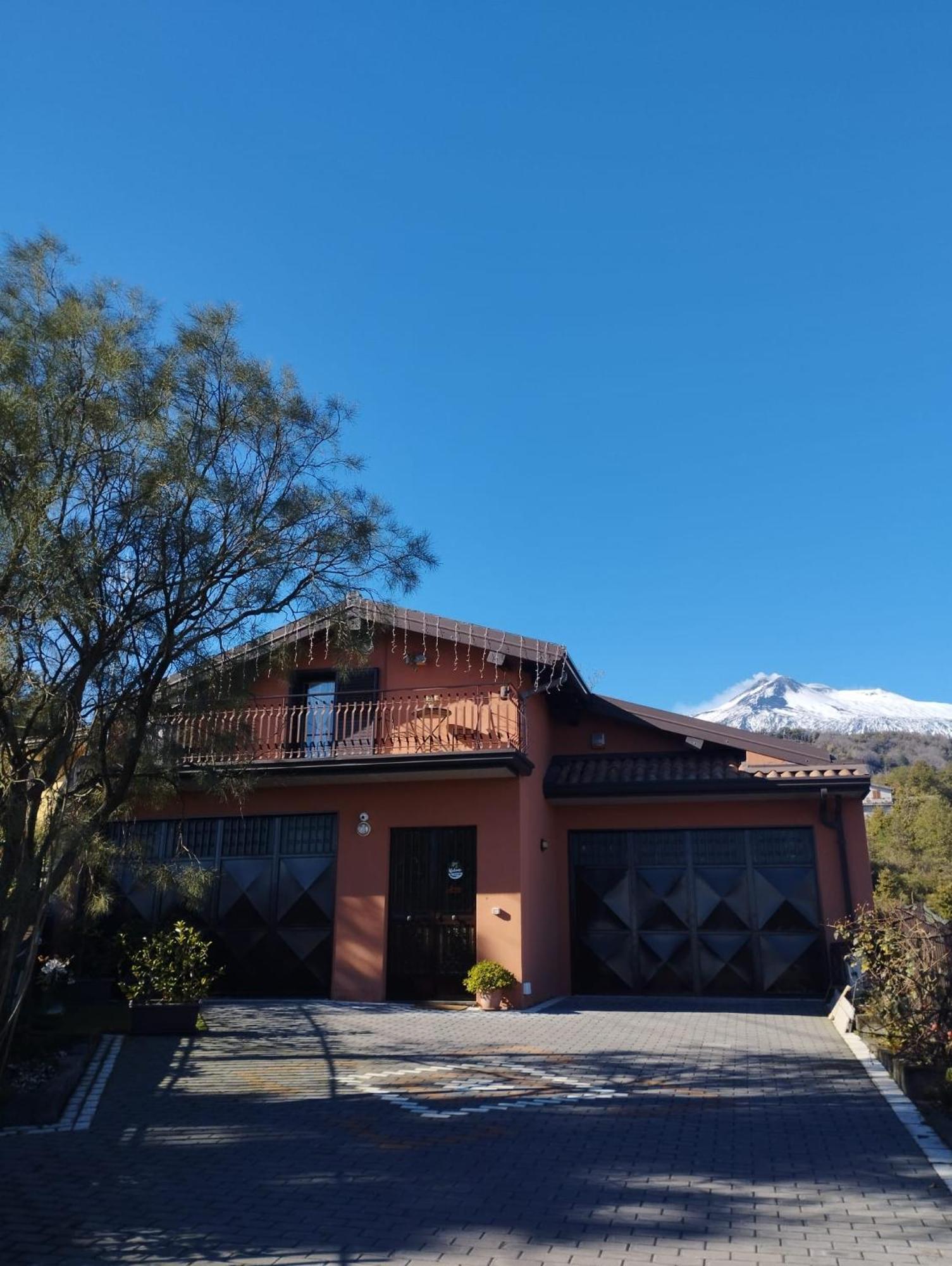Petite Maison Dell'Etna ミーロ エクステリア 写真